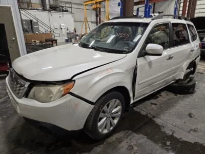 09 - 13 SUBARU FORESTER Radio E822814 - Image 1 of 4