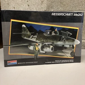 Monogram 1/48 Messerschmitt ME 262 "World's First Operational Jet Fighter" Model - Picture 1 of 7