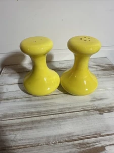 Vintage Salt Pepper Shaker Mid Century Modern Yellow 1970's MCM Home Decor Retro - Picture 1 of 5