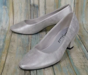 Easy Street Ballari Pumps Size 7.5 Silver Metallic 2" Block Heels New - Picture 1 of 12