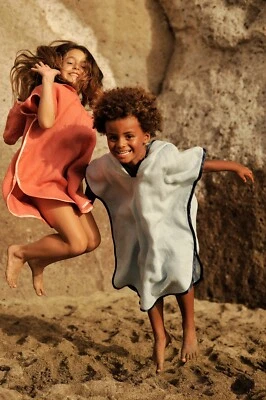 Poncho de playa de lino para niños: imprescindible para los días soleados Foto 1 de 4
