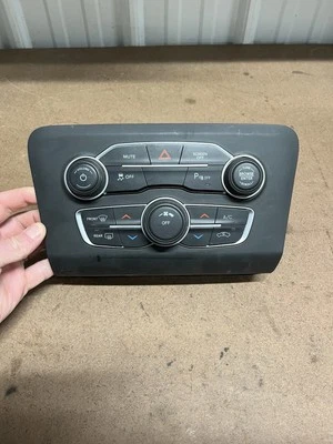 Radiocontroles de temperatura Dodge Charger 2018-2022 pila central 68293615AD Foto 1 de 4