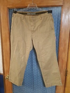 Dockers D3 Classic Fit Beige Khaki Pants 38x29 Men's Cotton EUC - Picture 1 of 11