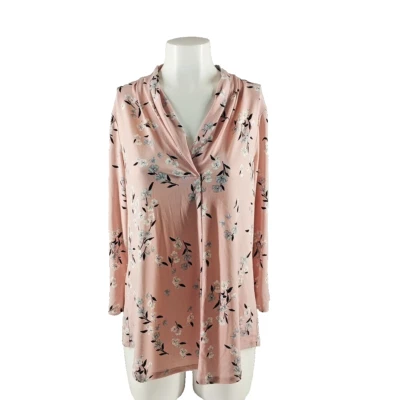 Blusa floral Henley M (8-10) manga 3/4 rosa nueva con etiquetas $49 Charter Club Foto 1 de 4