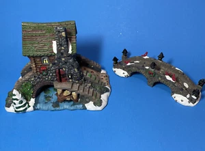 Santa's Workbench STONE BRIDGE and Separate HOUSE Christmas Village - Picture 1 of 10