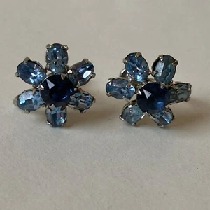 Vintage Signed Sherman Sky and Sapphire Blue Flower Earrings Screwback - Picture 1 of 8