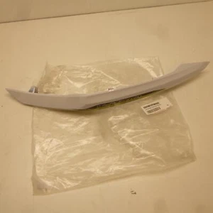 Revestimiento Lateral Cubierta Apto An Suzuki V-Strom DL 650 94420-28K00-YWW - Imagen 1 de 4