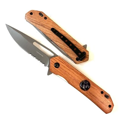 Navaja de bolsillo plegable asistida por resorte con mango de madera para vaqueros de la NFL de 8" Foto 1 de 4