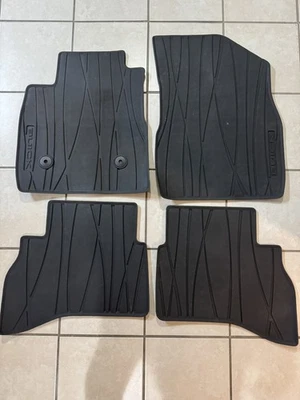 Alfombrillas negras para todo clima GM 42664379 Buick Encore GX 2020-2026 OEM USADAS Foto 1 de 4