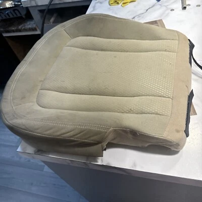 Cojín inferior asiento delantero derecho Kia Optima 2011-2013 OEM (beige) Foto 1 de 4