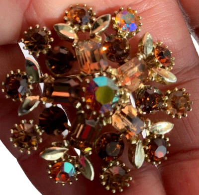 Lisner  Vtg Brooch/Pin /AB Rhinestone/Gold tone/Baguette Rootbeer color signed - Image 1 of 4