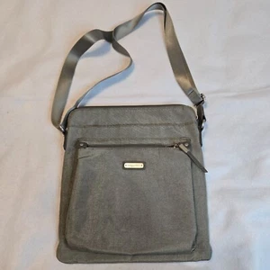 Baggalini Crossbody Bag In Gray Silver Nylon RFID Blocking Wristlet Zip Travel - Picture 1 of 9