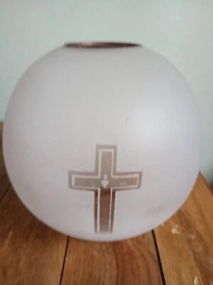 Globe Verre Givré - Croix Sacré Cœur - Lampe Pétrole - cerclage métal - Photo 1/4