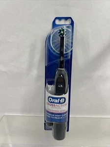 Oral-B Cross Action Clinical Superior Deep Clean Black Electric Include Battery - Picture 1 of 3