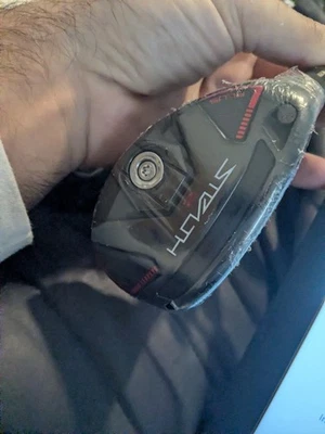 New Left Taylormade Stealth 2 plus 3 hybrid. 19.5.kai'li red 75 regular - Image 1 of 4