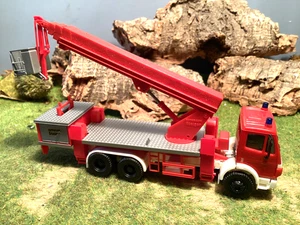 Herpa Feuerwehr Gelenkmast Steiger Mercedes 1:87 H0 - Bild 1 von 3