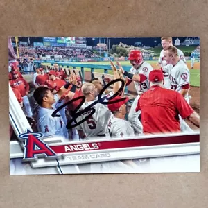 2017 Topps #189 Los Angeles Angels GM Billy Eppler autografo carta squadra - Foto 1 di 3