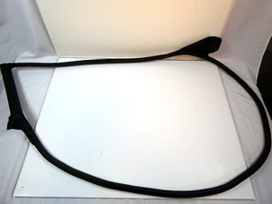 Junta de la puerta delantera derecha Lamborghini Urus sello de puerta 4ML831708 - Imagen 1 de 9