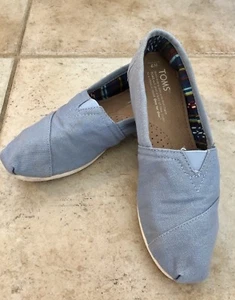 Women’s TOM’S Canvas Flat Sneaker Shoes Size 7 - Picture 1 of 5