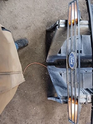 Ford Focus 2002 parrilla Foto 1 de 3