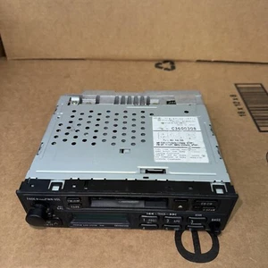 ISUZU Model AUDIO RADIO FM AM PLAYER 121001-91900101 - Picture 1 of 9