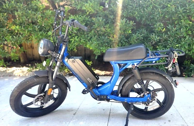 Juiced Bikes Scorpion Electric Moped Style Bike Less Than 600 Miles On It in 2Ys - Image 1 of 4