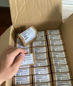 6ES7972-0BA12-0XA0 Siemens new connector single piece - Picture 1 of 5