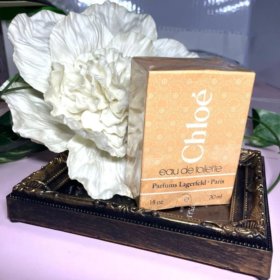 Unbenutzte Chloe von Parfums Lagerfeld Eau de Toilette 30ml/1fl oz. Auslaufmodell - Bild 1 von 2