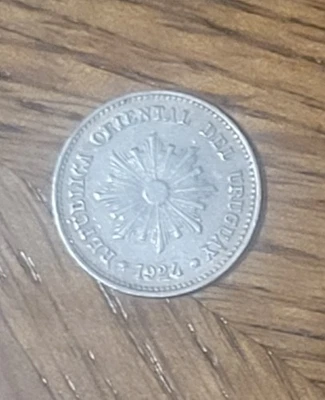 Uruguay 1 centesimo , 1924 coin.  Used but nice grades. - Image 1 of 2