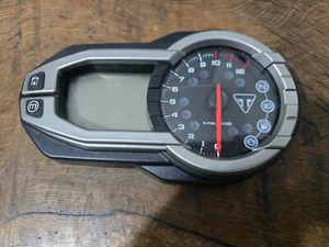 ORIGINAL TRIUMPH 800 TIGER ABS MODELLE 2015-2017 UHREN TACHO DASH 800 KM! - Bild 1 von 4