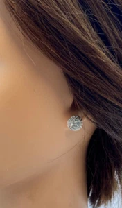 Vintage Swarovski pierced earrings delicate studs authentic Austrian CRYSTAL - Picture 1 of 6