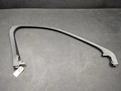 Left Front Door Glass Frame Trim GD9B-F201A19 2017 Lincoln Continental 2018-2020 - Изображение 1 из 4