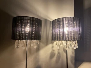 A Pair Of Black Lamps With Lightbulbs Included - Picture 1 of 3