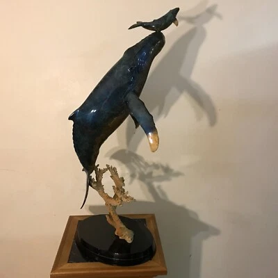 Escultura de ballena jorobada de bronce Robert Wyland "Génesis" Foto 1 de 4