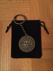 Pirates of the Caribbean Cursed Aztec Coin Keychain - Bild 1 von 2