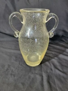VINTAGE  BUBBLED CONTROL PALE YELLOW 11'  GLASS BLOWN VASE URN - Picture 1 of 8