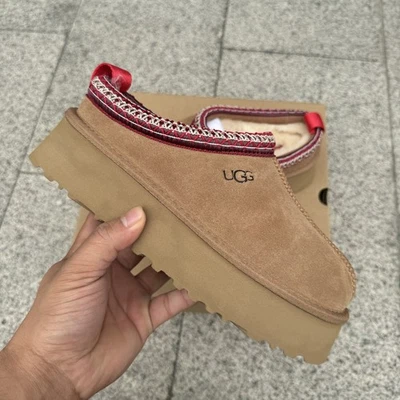 Chinelo Tasman feminino UGG camurça marrom castanho - Imagem 1 de 4
