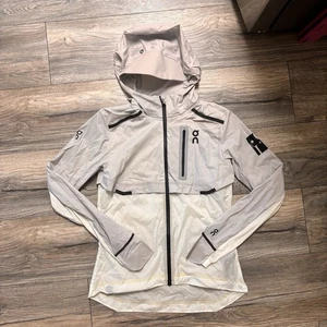 On Cloud Jacke Damen XS grau Wetterjacke Full Zip Kapuze leicht - Bild 1 von 11