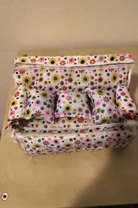 1/6 Divanetto fatto a mano per Barbie o bambole simili - Foto 1 di 4