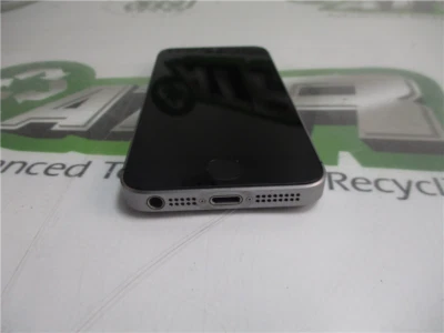 Apple iPhone SE 1st Gen (Model A1662) Gray 16GB Unlocked A9 Bionic 4inch Retina - Image 1 of 4