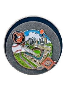 Raro e MASSICCIO - Spilla da collezione Baltimore Orioles Camden Yards Oriole Park 2017 - Foto 1 di 3