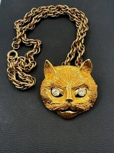 Gold Tone Cheshire Cat Crystal Eye Classic Pedant Necklace Chain/Pin Brooch #4 - Picture 1 of 10