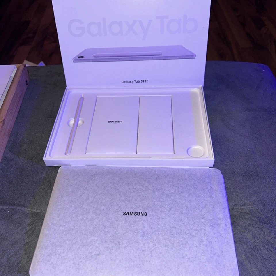 Samsung 10.9" Galaxy Tab S9 FE 128GB Tablet Wi-Fi SM-X510(*DEMO* (READ DETAILS) - Image 1 of 4