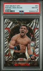 2023 Panini Select UFC - Zebra Prizm #61 Rafael Dos Anjos CASE HIT (SSP) PSA 8 - Foto 1 di 3
