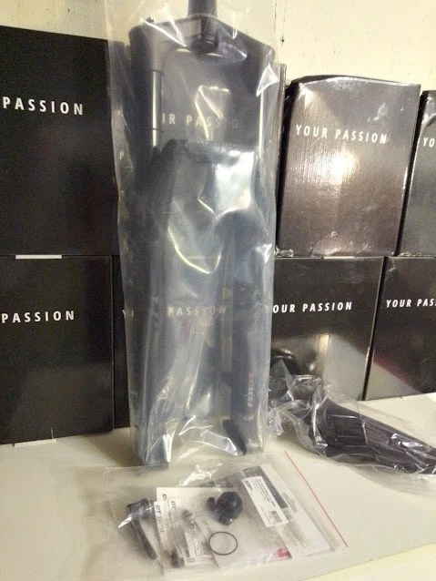 DT Swiss F 535 ONE -2 Forcella MTB NUOVA Ammortizzata - 150mm - 51mm Offset - Immagine 1 di 4