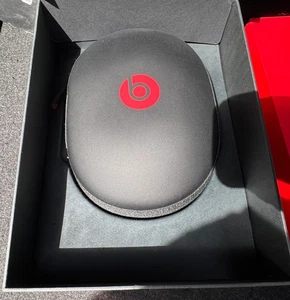Auriculares Beats by Dr. Dre Studio 2.0 negros con cable sobre la oreja MH792AM/A - Imagen 1 de 3