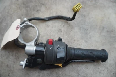 Interruptor de control de señal de faro izquierdo Suzuki GSXR 1000 2006 barra de clip E-461 Foto 1 de 4