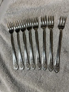 Wm Rogers Mfg Jubilee 8 Pc Set Cocktail Seafood Forks 5 1/4” Extra Rare Nice ! - Picture 1 of 5