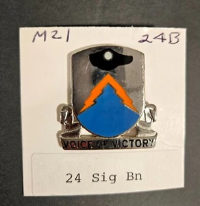 Pin de escudo de unidad Bettalion de señal 24 del ejército de Estados Unidos (voz de victoria) - Imagen 1 de 2