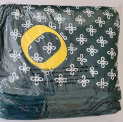 Vera Bradley University Of Oregon Throw Blanket, Twin XL, 66x94 Retail $95 - Image 1 of 3